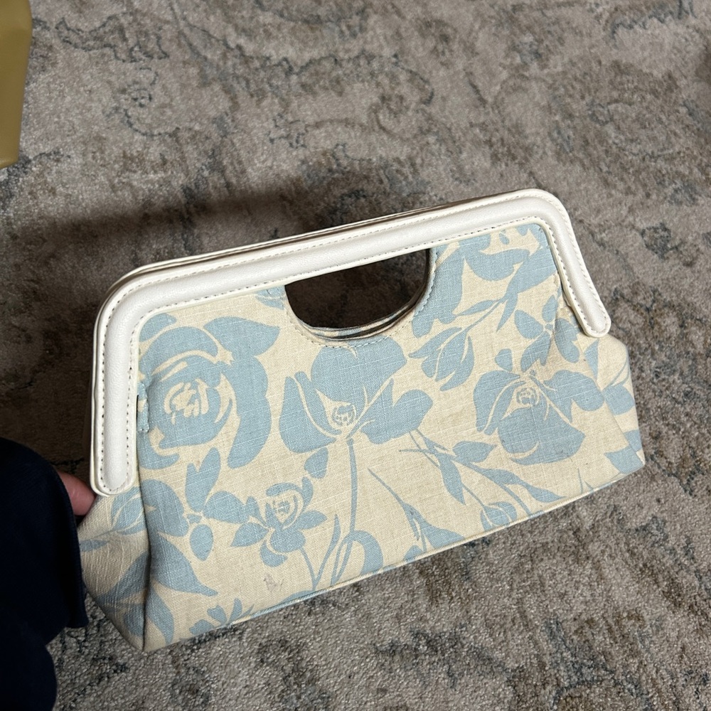 Floral Blue and Cream Clutch Purse